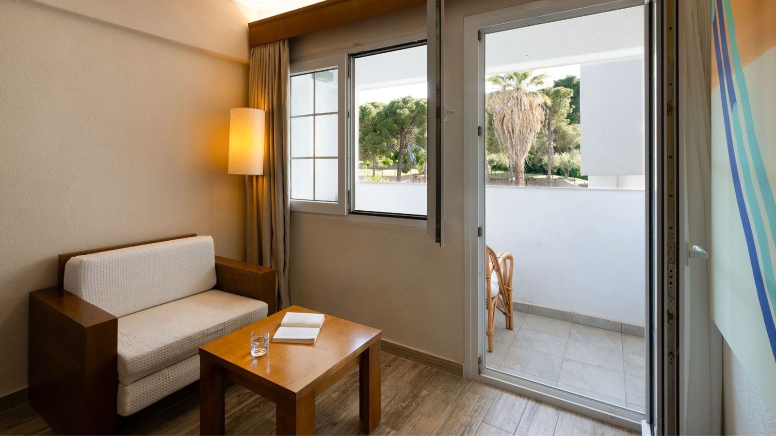 rooms-junior-suite-garden-view