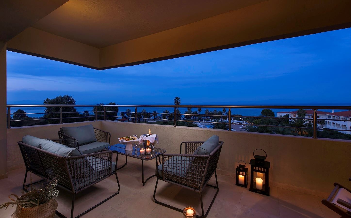 rooms-grand-suite-sea-view