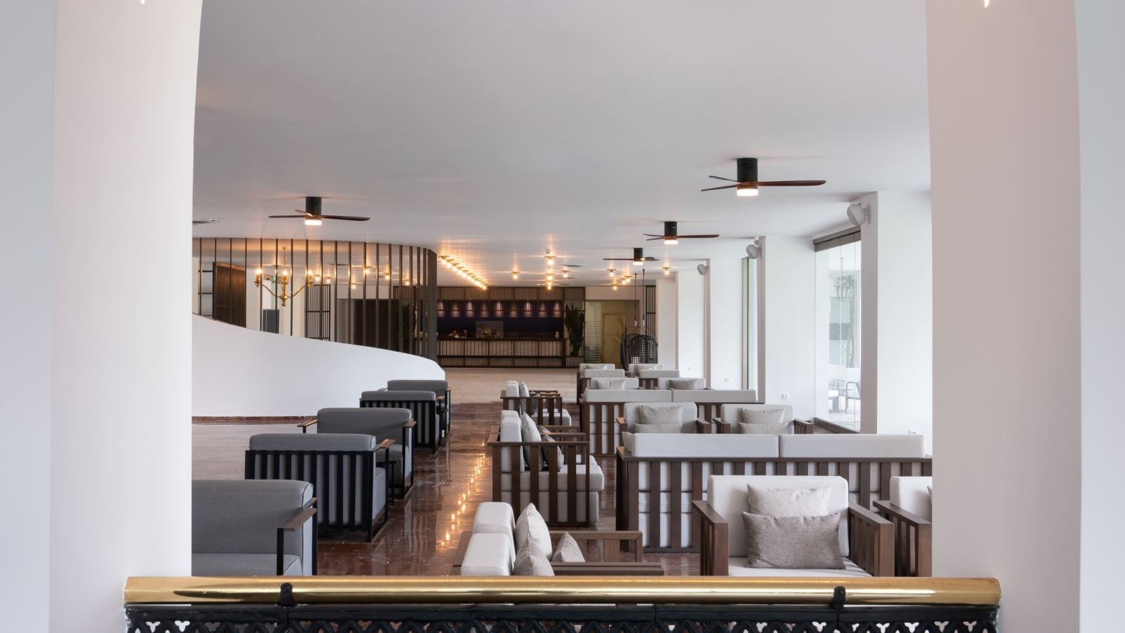 restaurants-palm-lobby-bar