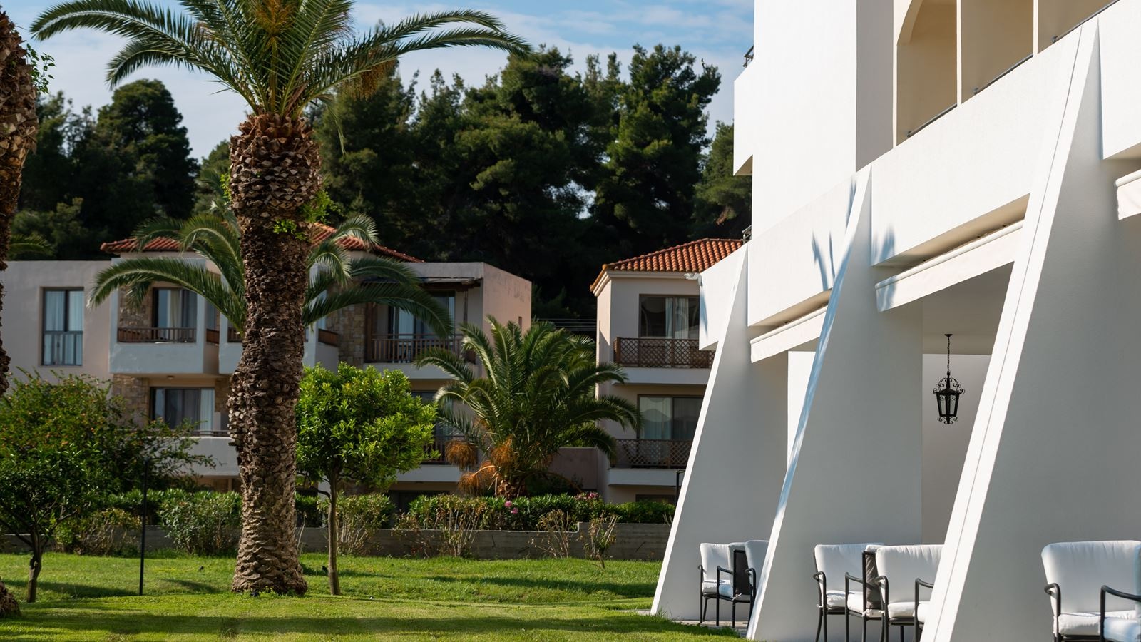 restaurants-palm-lobby-bar