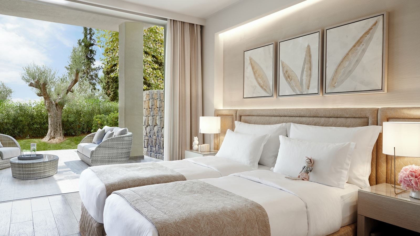 rooms-two-bedroom-family-suite-private-garden-garden-view