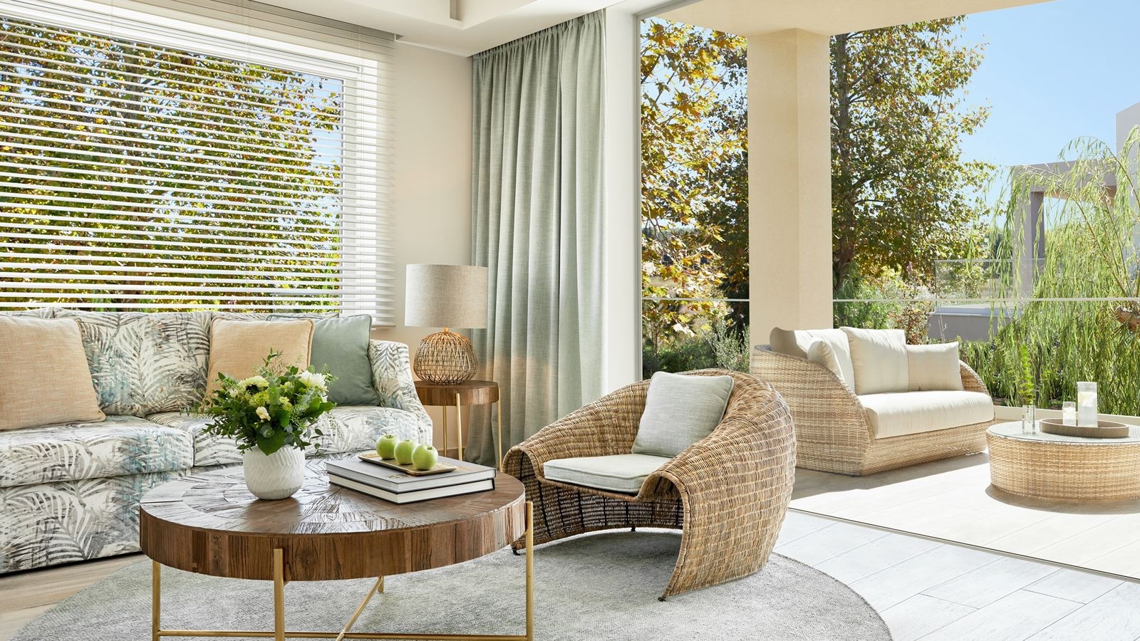 rooms-one-bedroom-suite-grand-balcony-garden-view