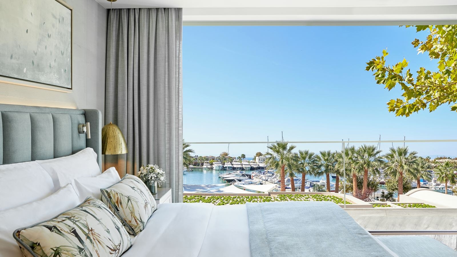 rooms-one-bedroom-suite-grand-balcony-garden-view