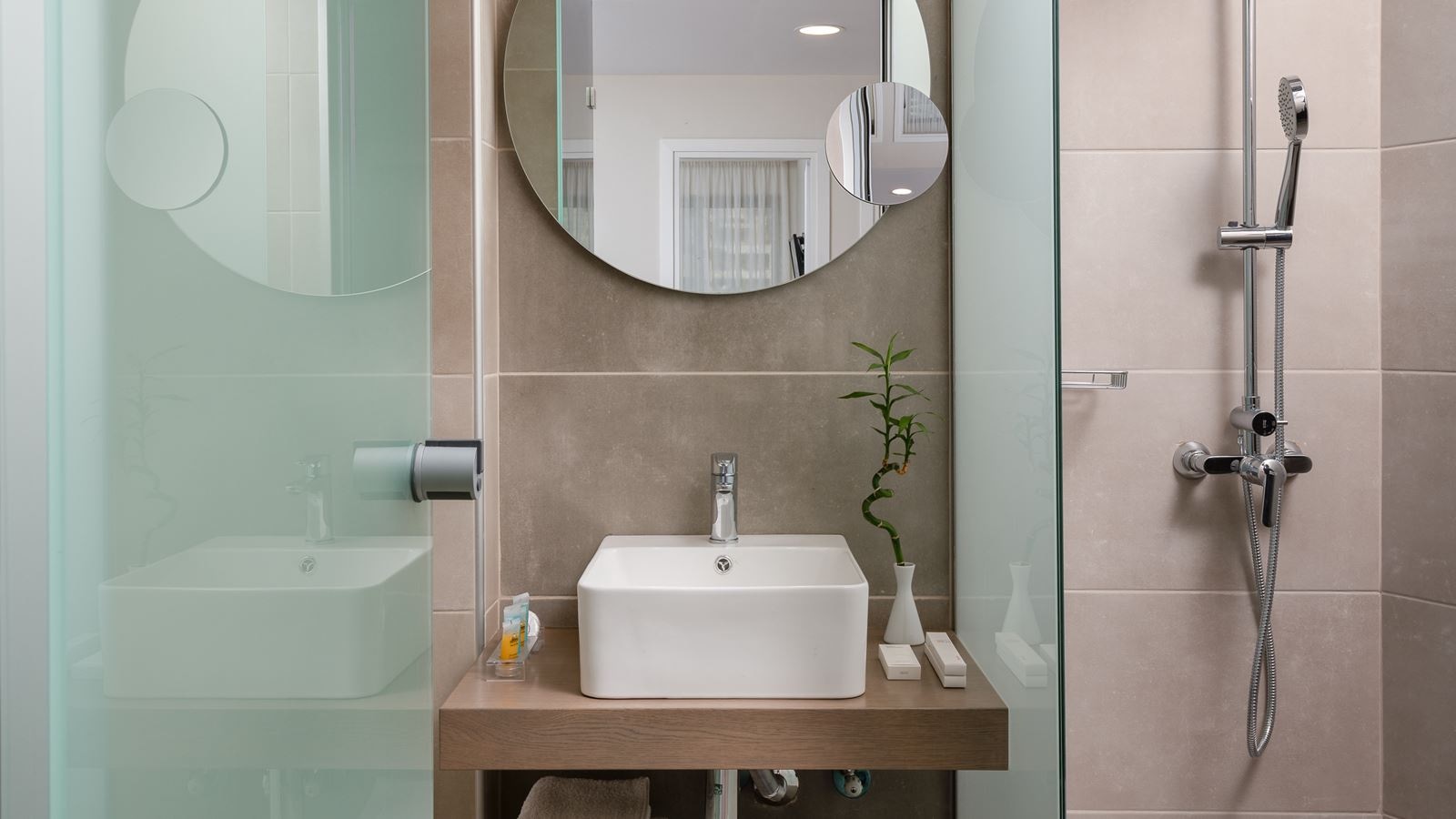 rooms-studio-superior