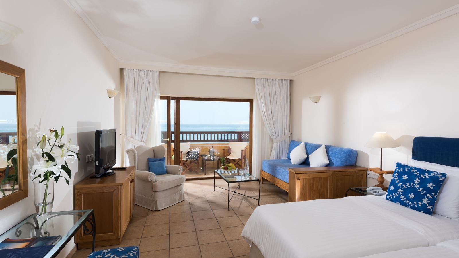 rooms-classic-bungalow-side-sea-view