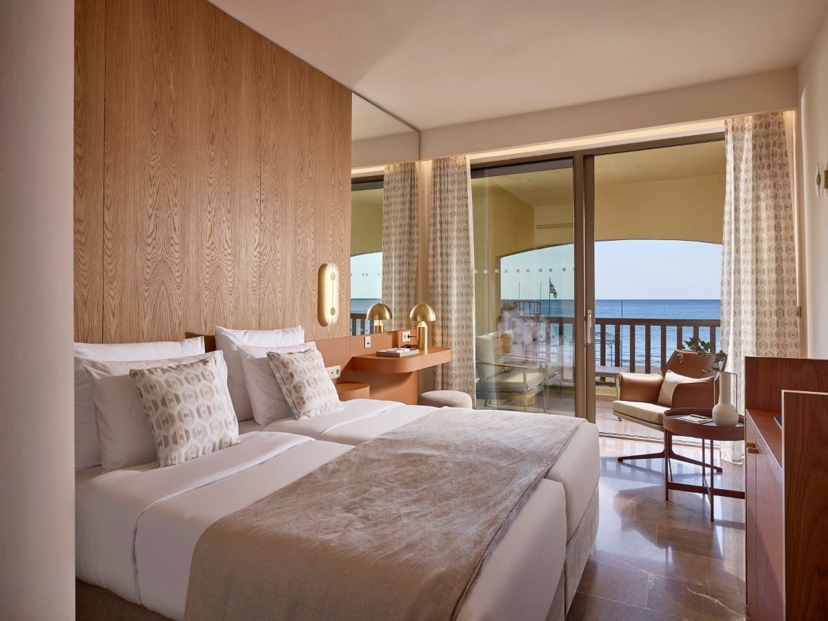 rooms-suite-2-bedrooms-sea-view-mythica