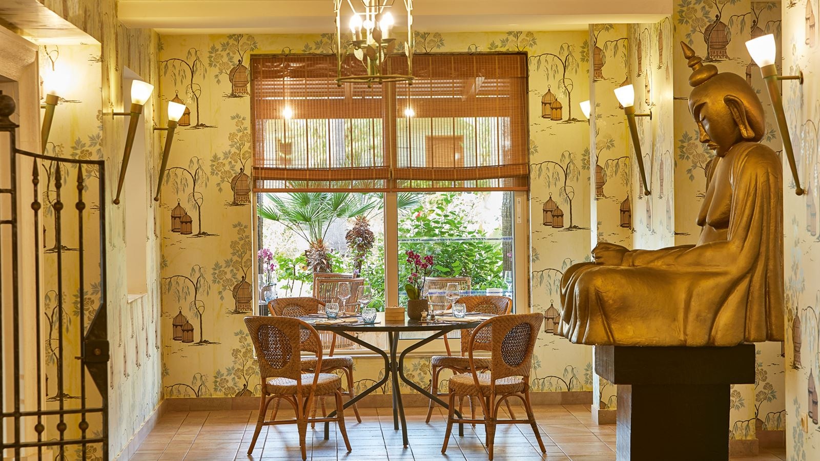 restaurants-marin-bay-club-asianinspired-restaurant