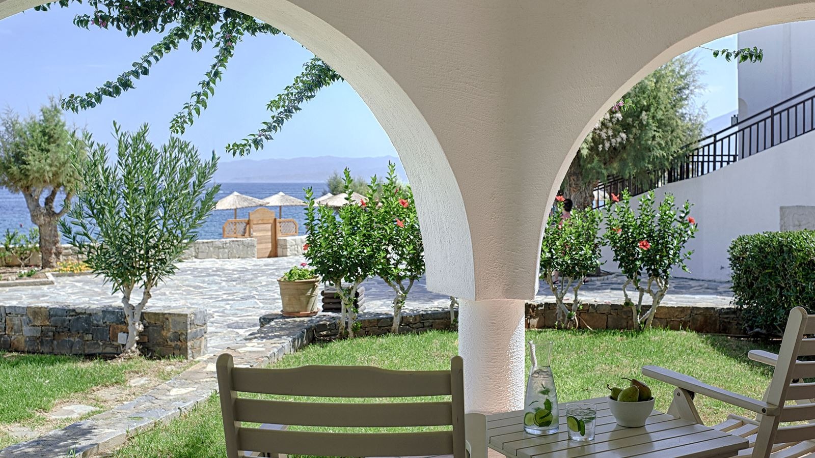 rooms-premium-sea-front-bungalow