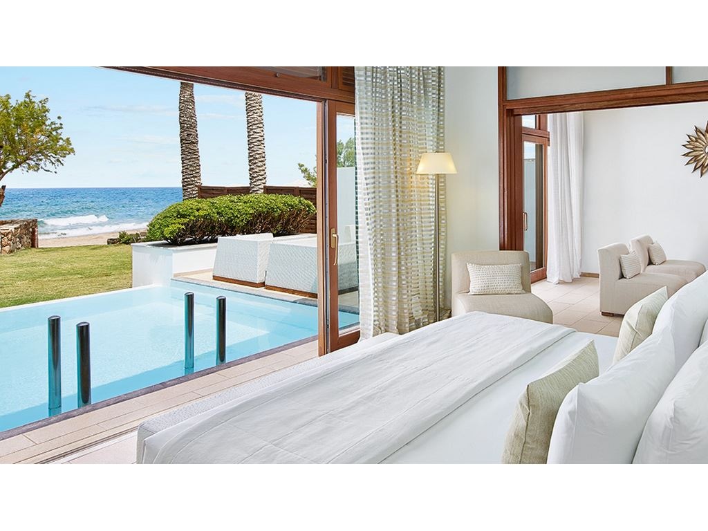 rooms-villa-grand-beach-residence-sea-front-with-2-private-heated-pool-and-extensive-garden