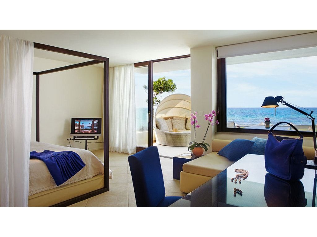 rooms-junior-bungalow-suite-deluxe-sea-view-heated--private-pool
