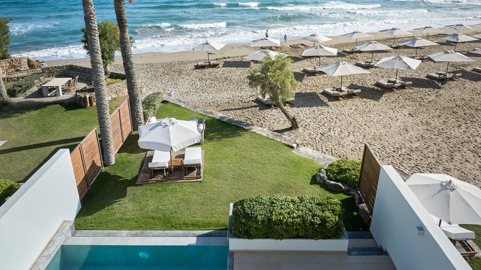 rooms-villa-presidential-sea-front-with-private-heated-pool-and-garden