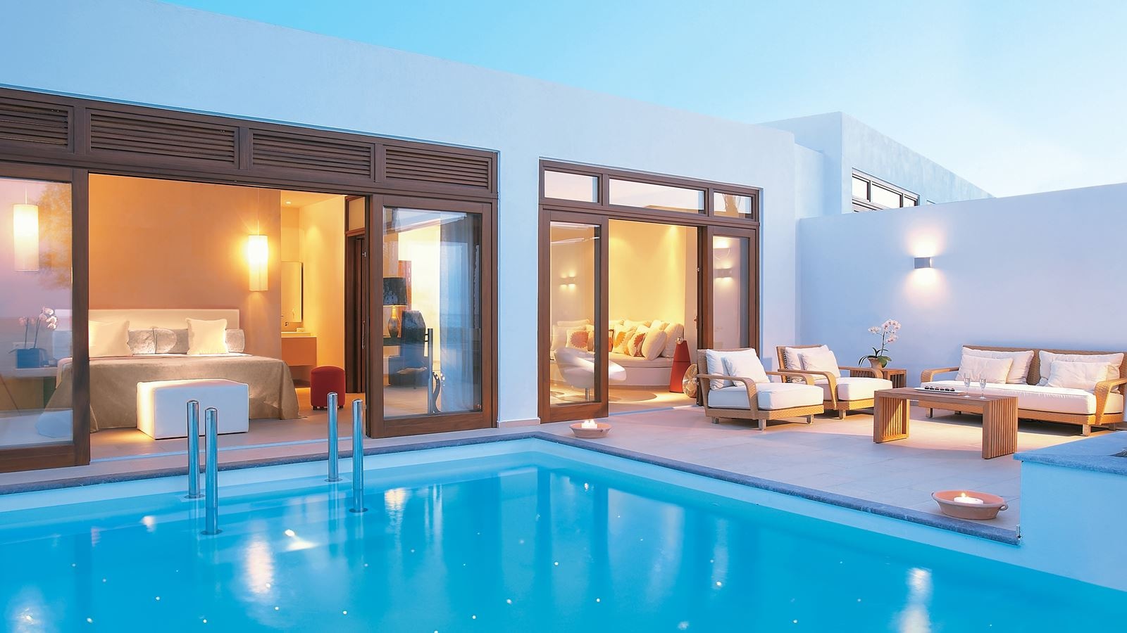 rooms-villa-presidential-sea-front-with-private-heated-pool-and-garden