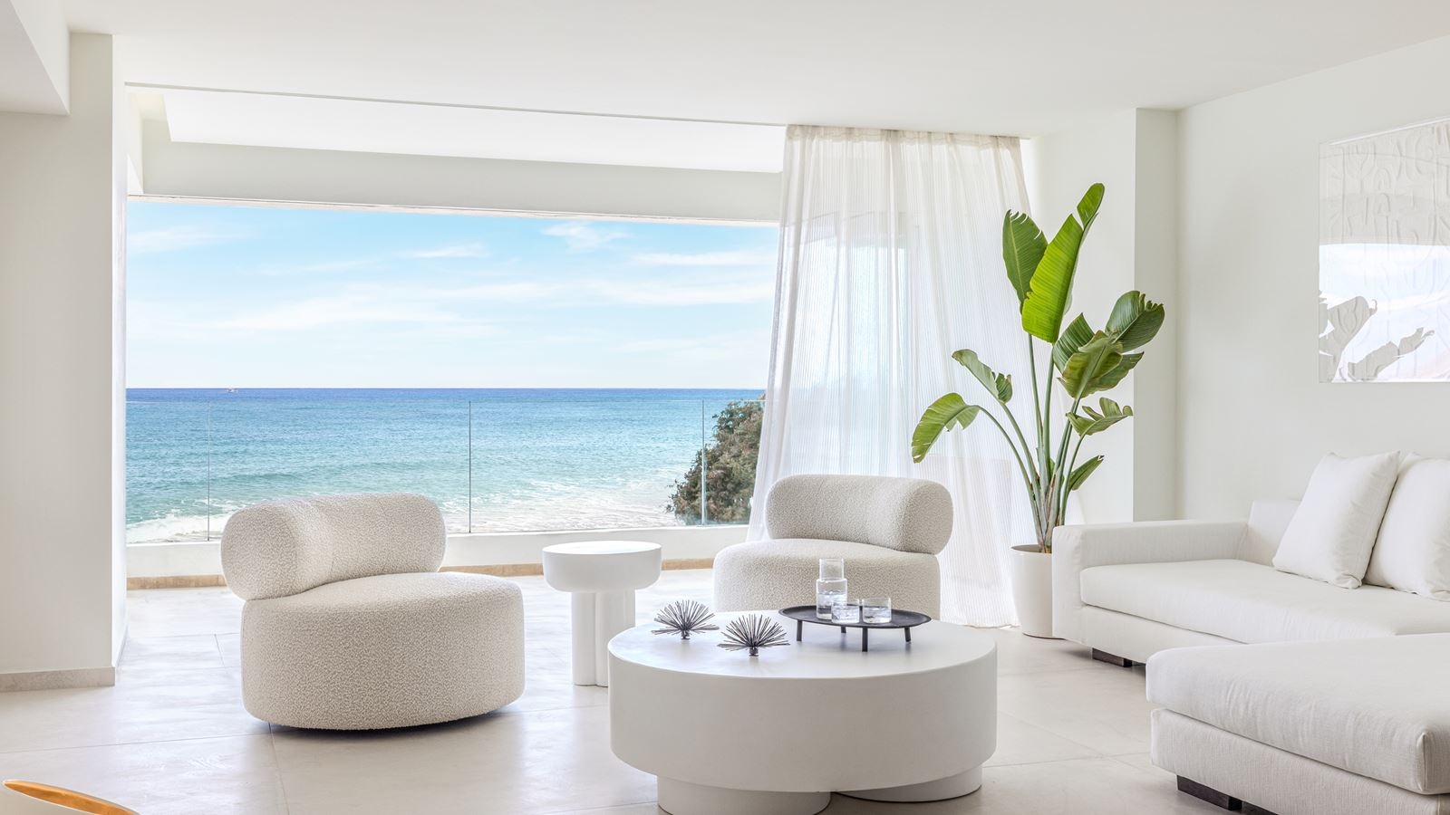 rooms-suite-grand-1-bedroom-sea-front