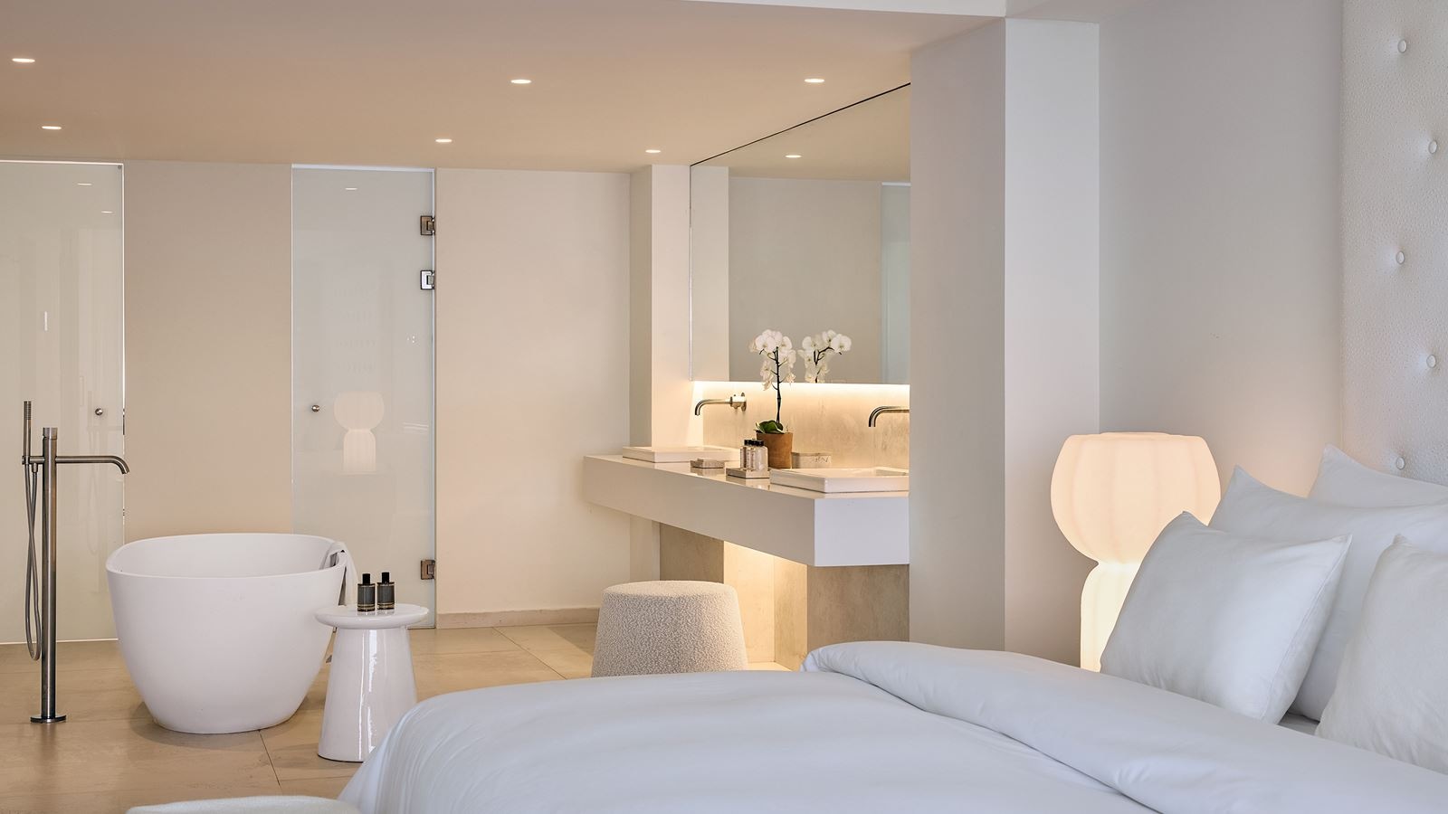 rooms-suite-grand-1-bedroom-sea-front