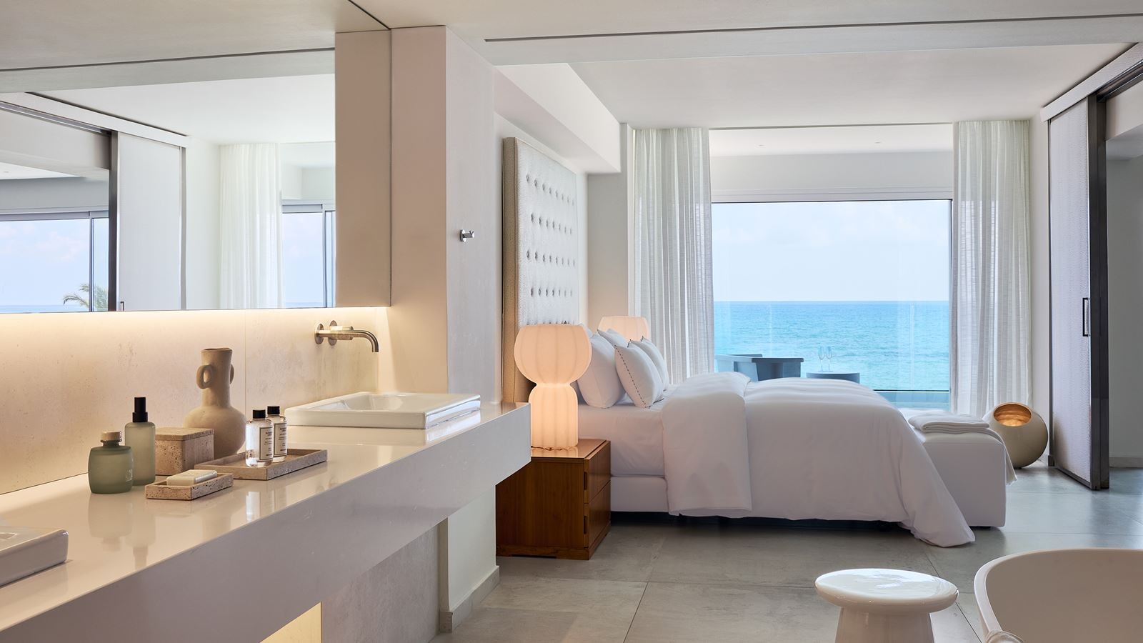 rooms-suite-grand-1-bedroom-sea-front