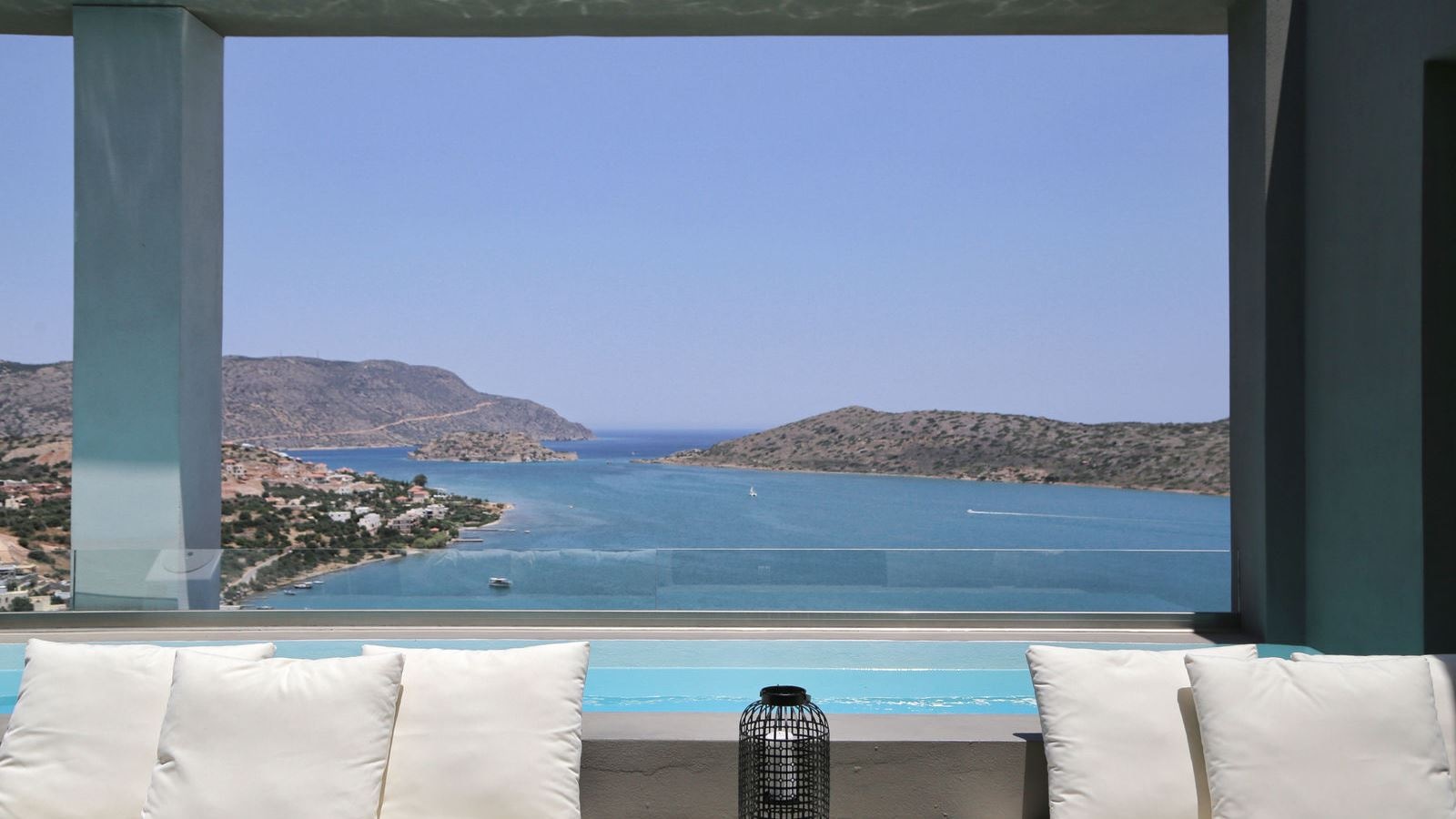 rooms-premium-suite-private-pool-sea-view