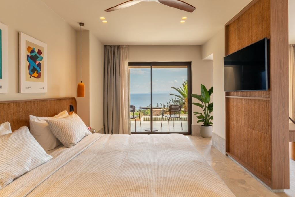 rooms-beach-house-private-pool-sea-view