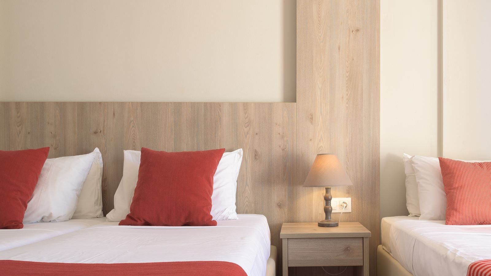 rooms-room-double-balcony-or-terrace