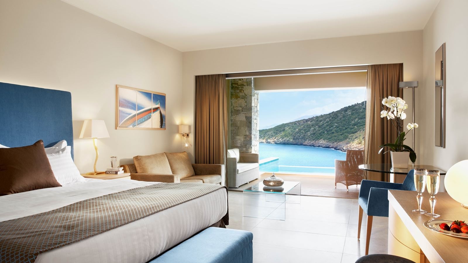 rooms-deluxe-room-sea-view-with-individual-pool-sng-use