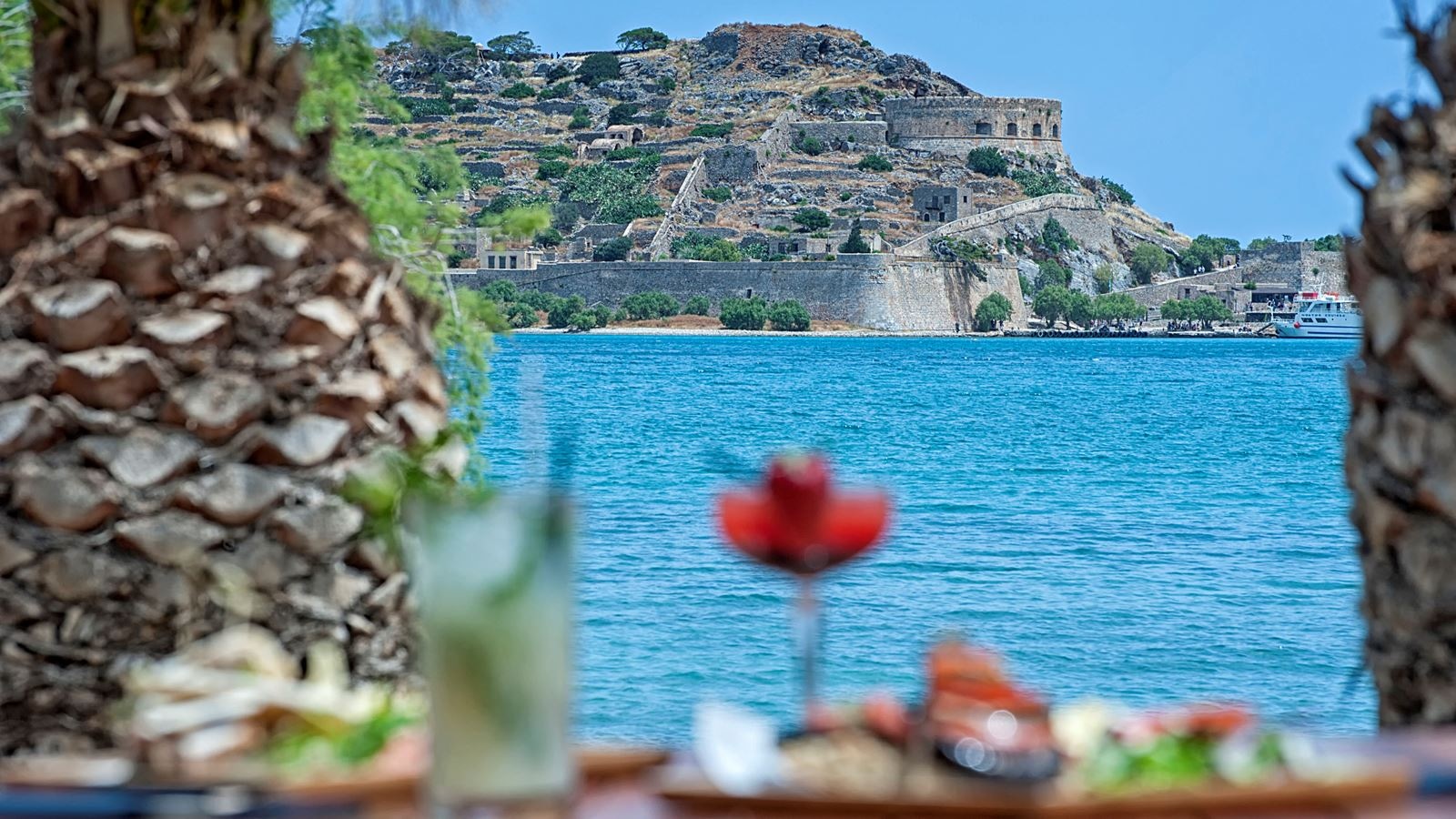 bars-vilebrequin-la-plage-beach-bar