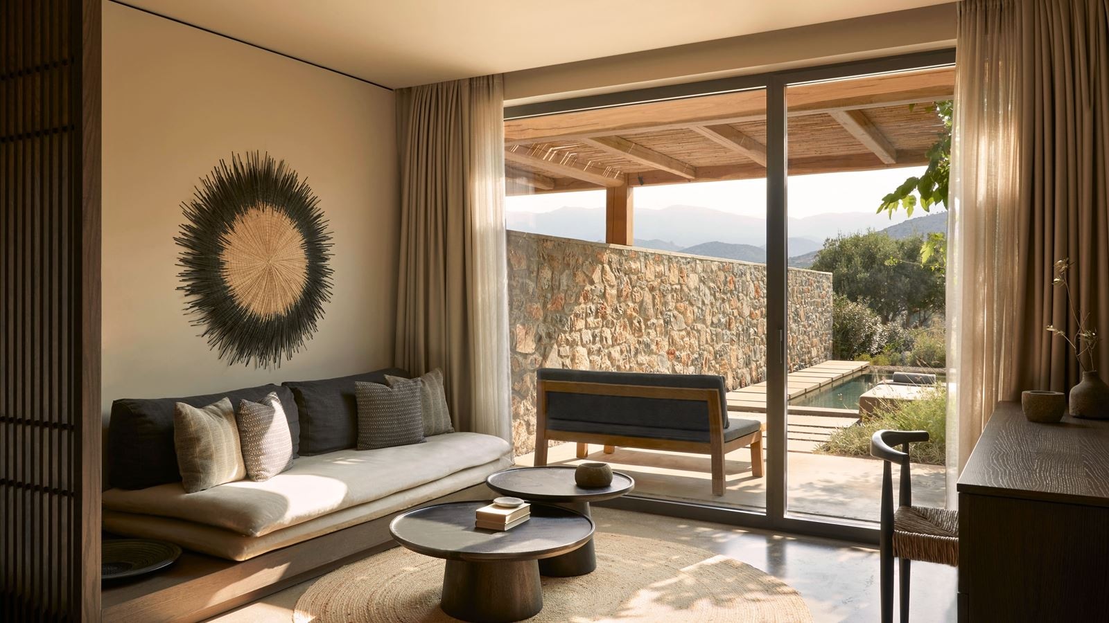 rooms-suite-1-bedroom-private-pool