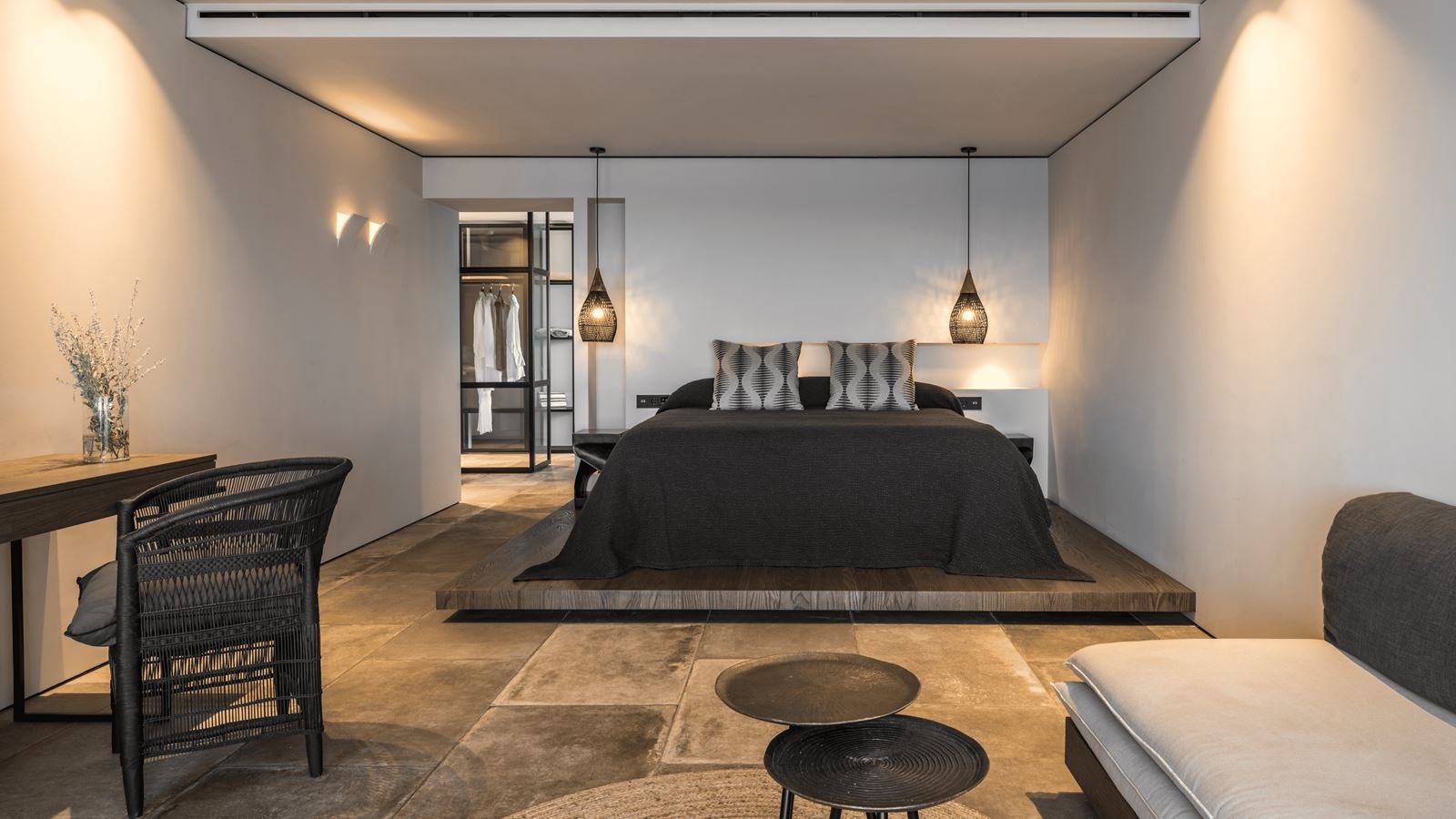 rooms-1-bedroom-infinity-blue-suite