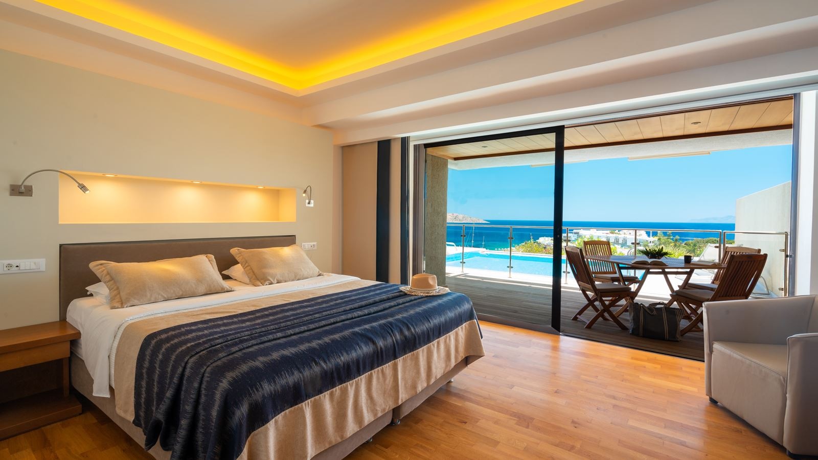 rooms-superior-2bedroom-sea-view-suite-private-pool
