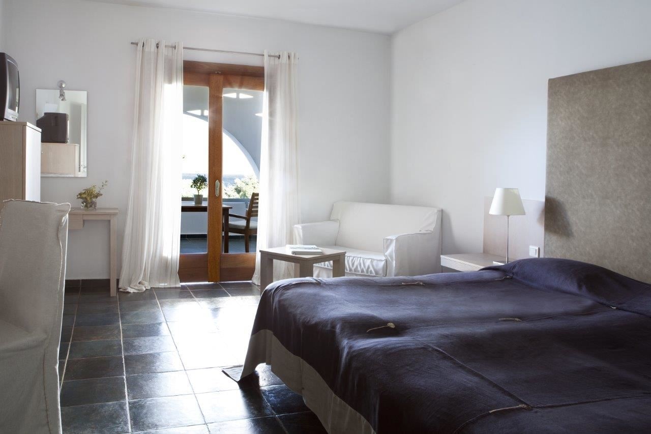 rooms-double-or-twin-room-sea-view-main-building