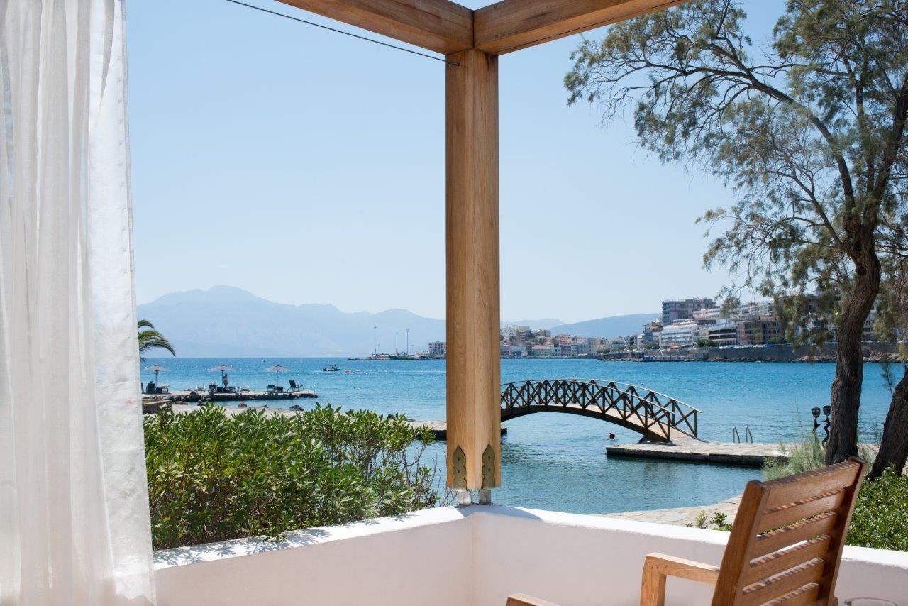 rooms-annex-waterfront-bungalow-kitchenette