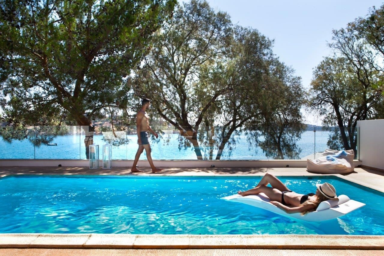 rooms-2-bedroom-seafront-villa-private-pool