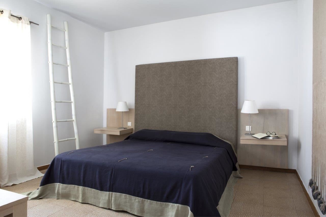 rooms-2-bedroom-seafront-villa-private-pool