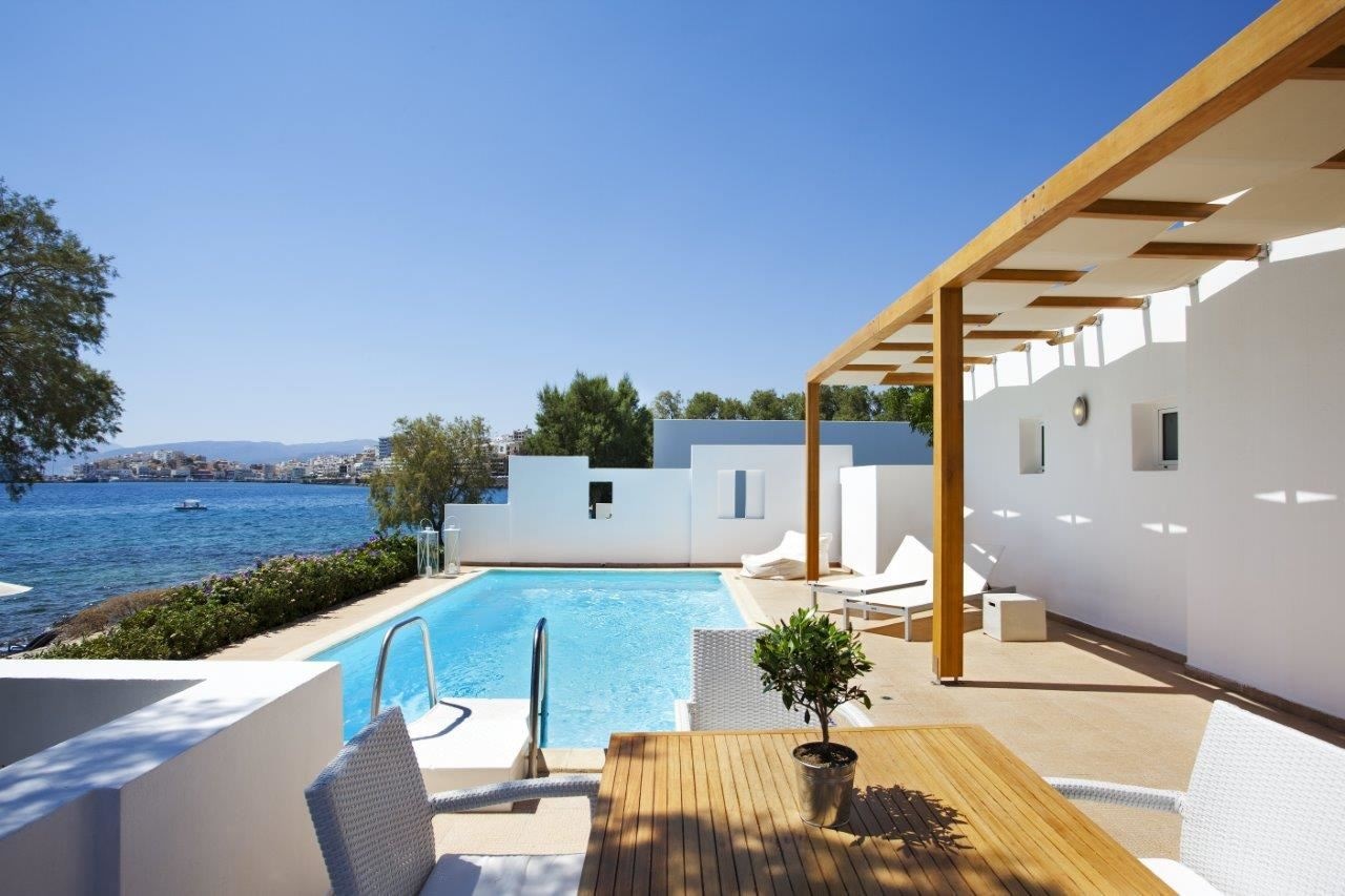 rooms-2-bedroom-seafront-villa-private-pool