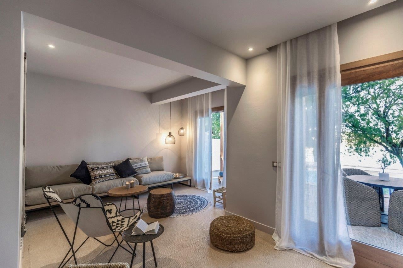 rooms-2-bedroom-seafront-villa-private-pool