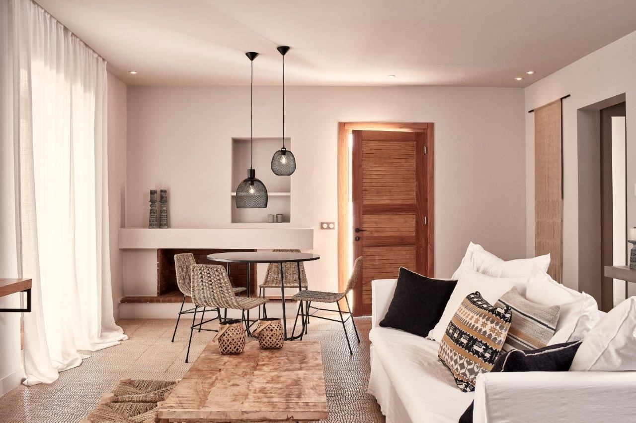 rooms-3-bedroom-waterfront-villa-private-pool