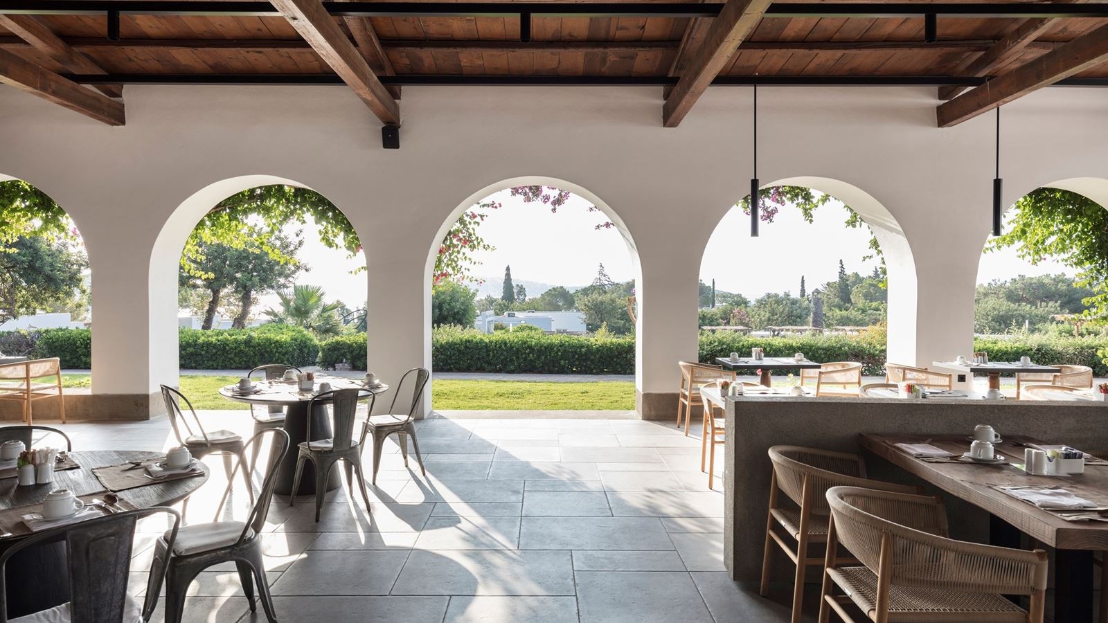 restaurants-bacchus-main-restaurant