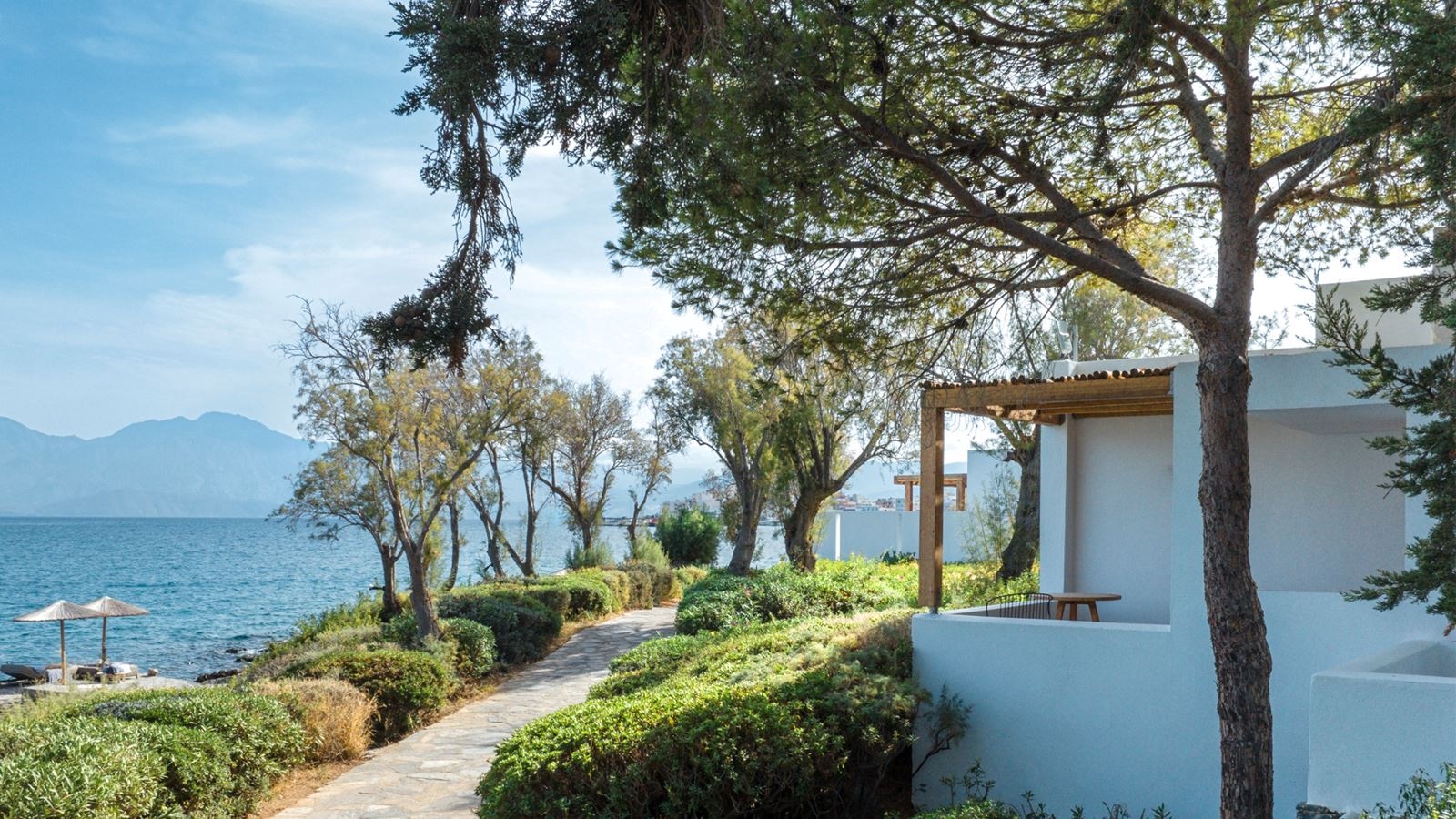 rooms-superior-bungalow-sea-front