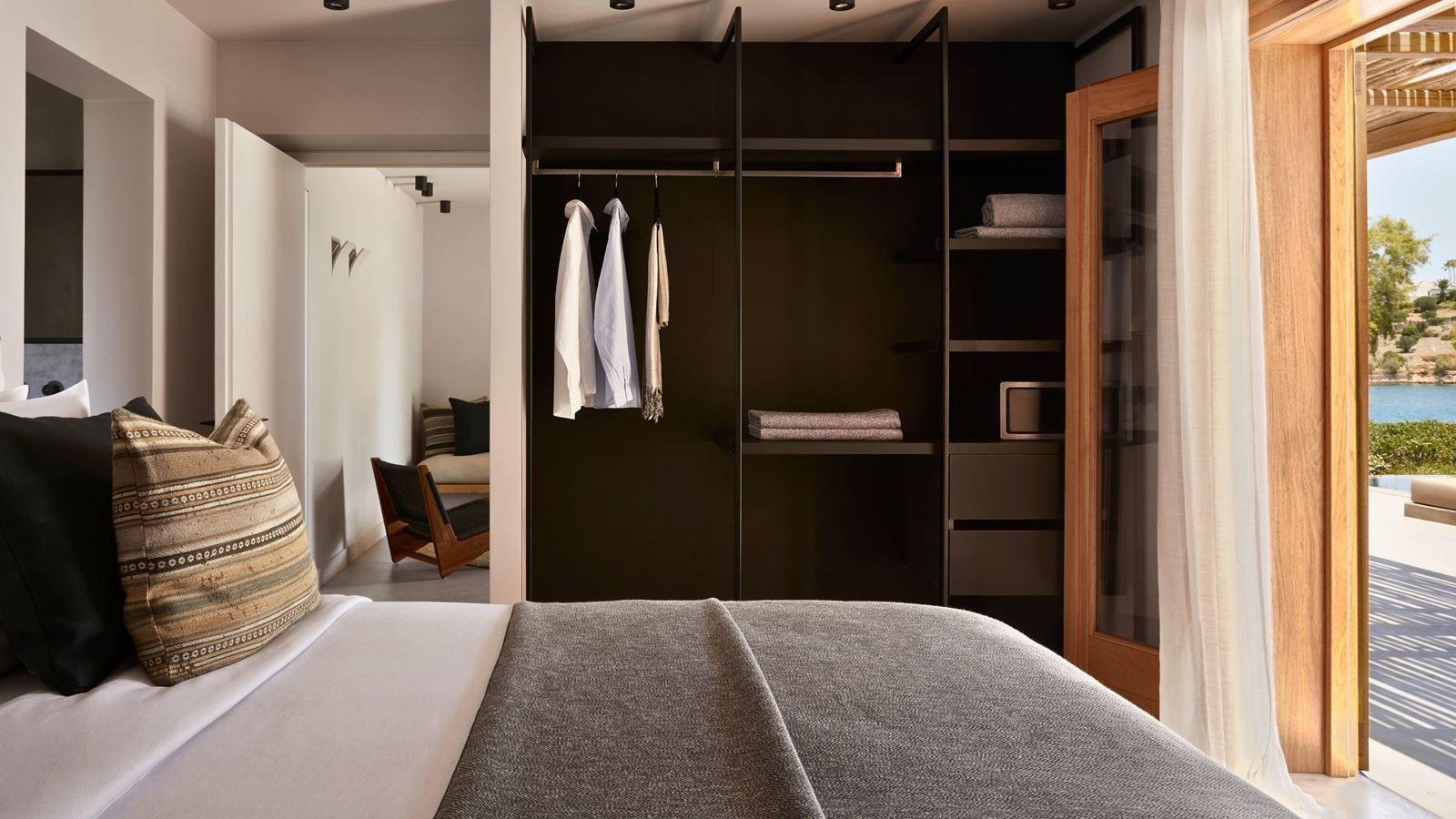 rooms-2-bedroom-seafront-villa-private-pool