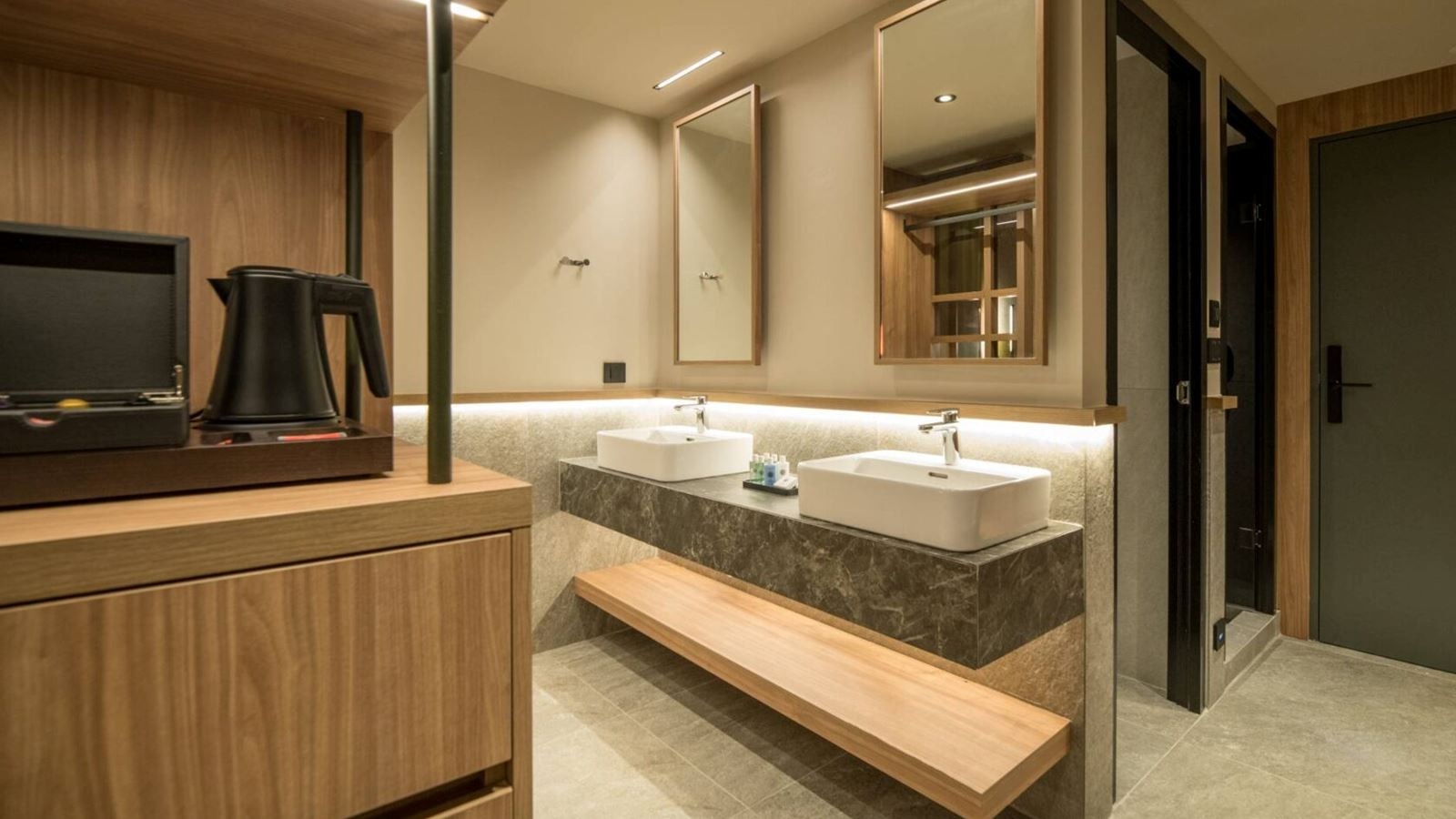 rooms-maisonette-family-gardenview