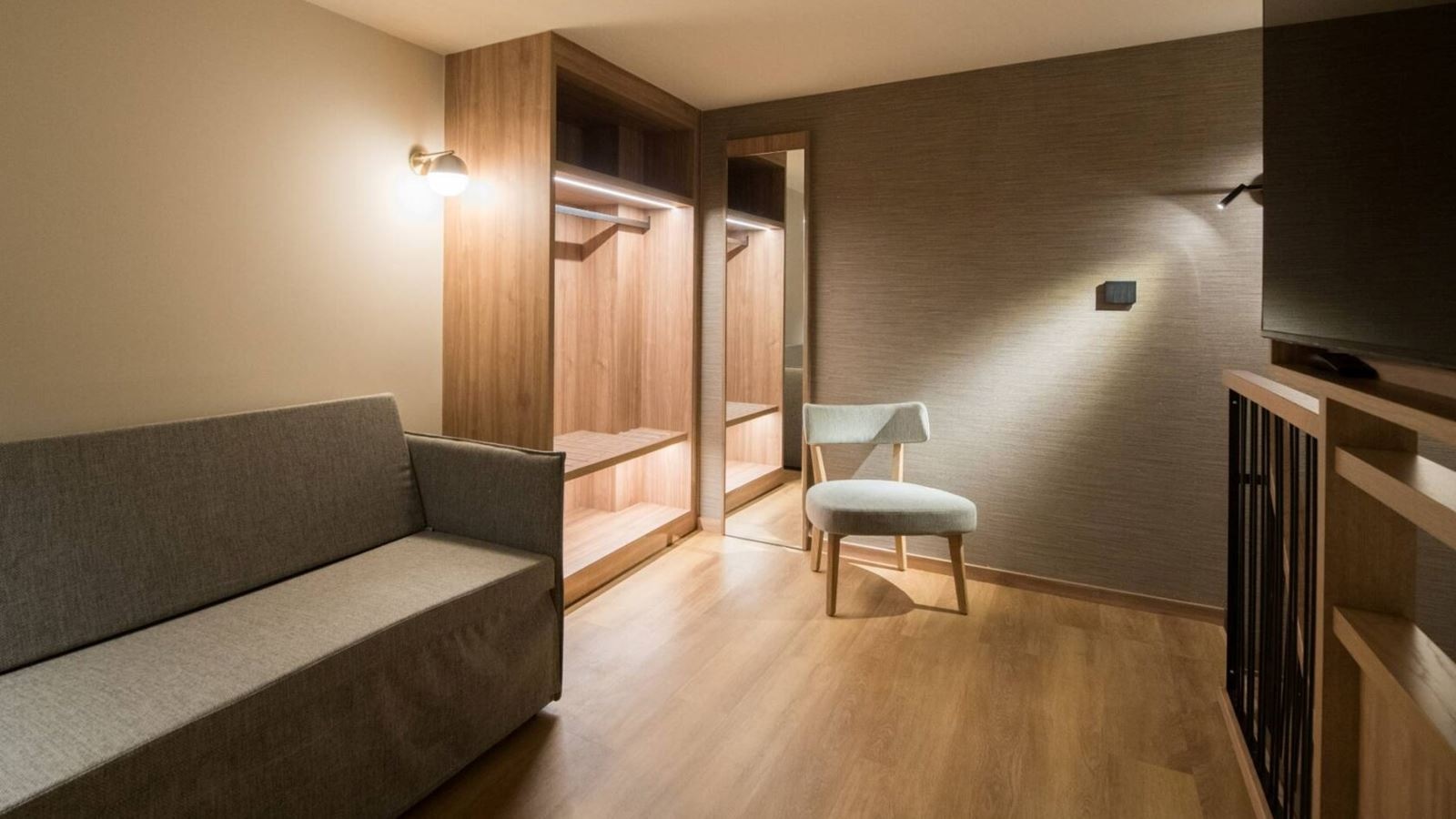 rooms-maisonette-family-gardenview