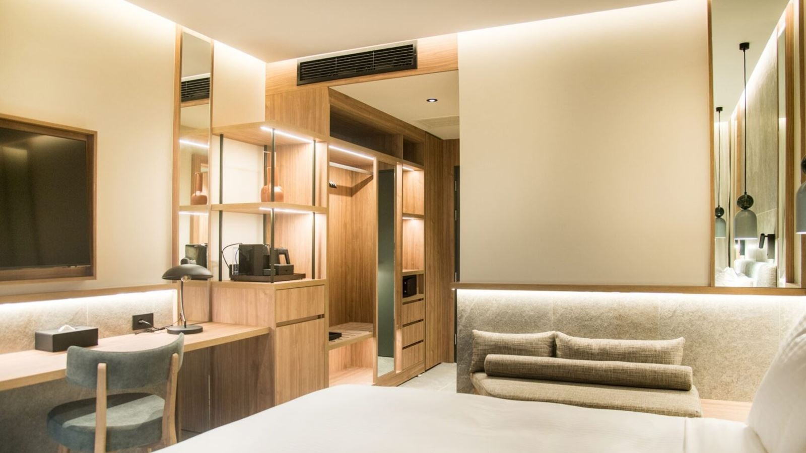 rooms-clasic-double-seaview-balcony