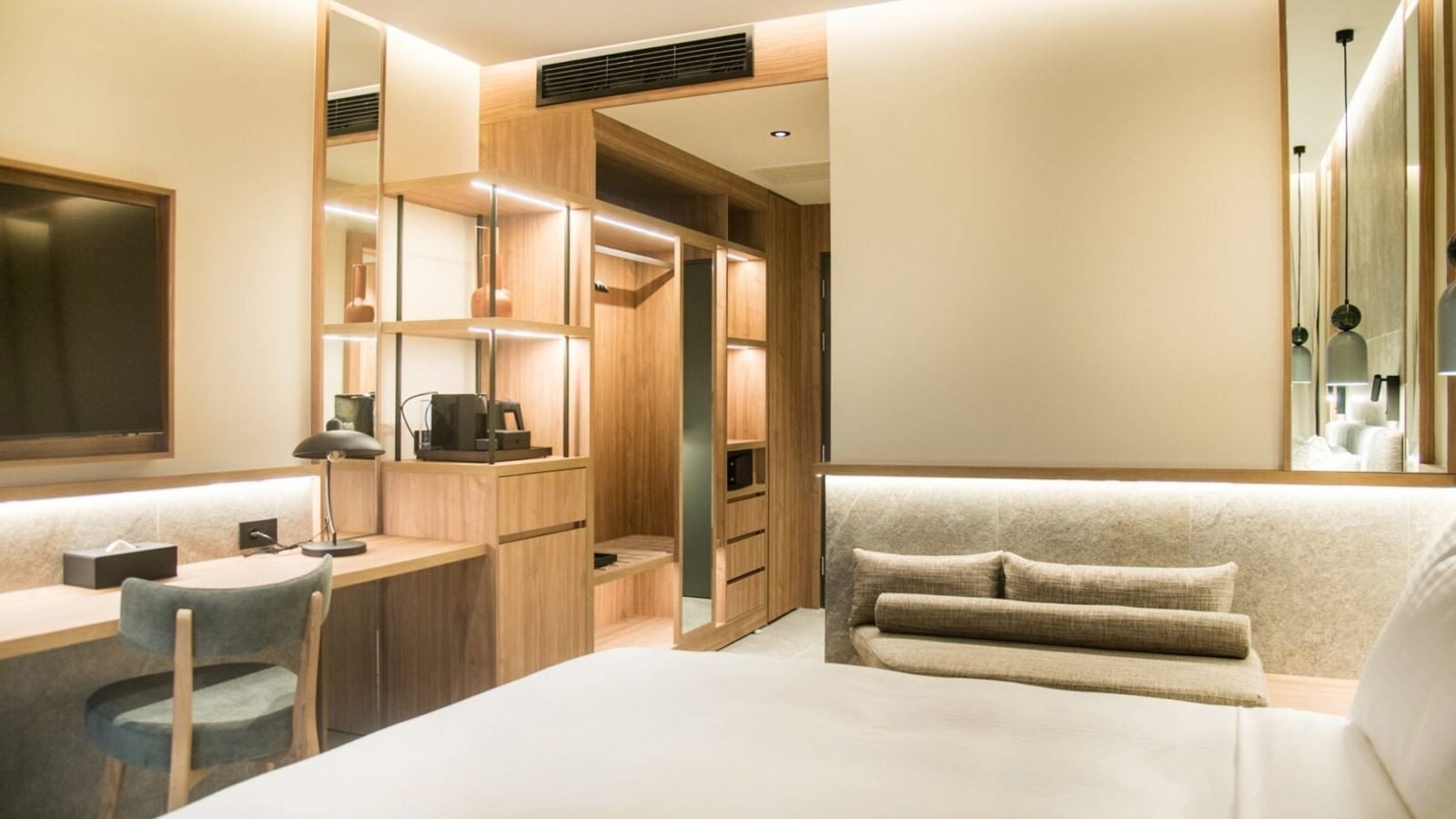 rooms-classic-double-gardenview-outdoor-jacuzzi