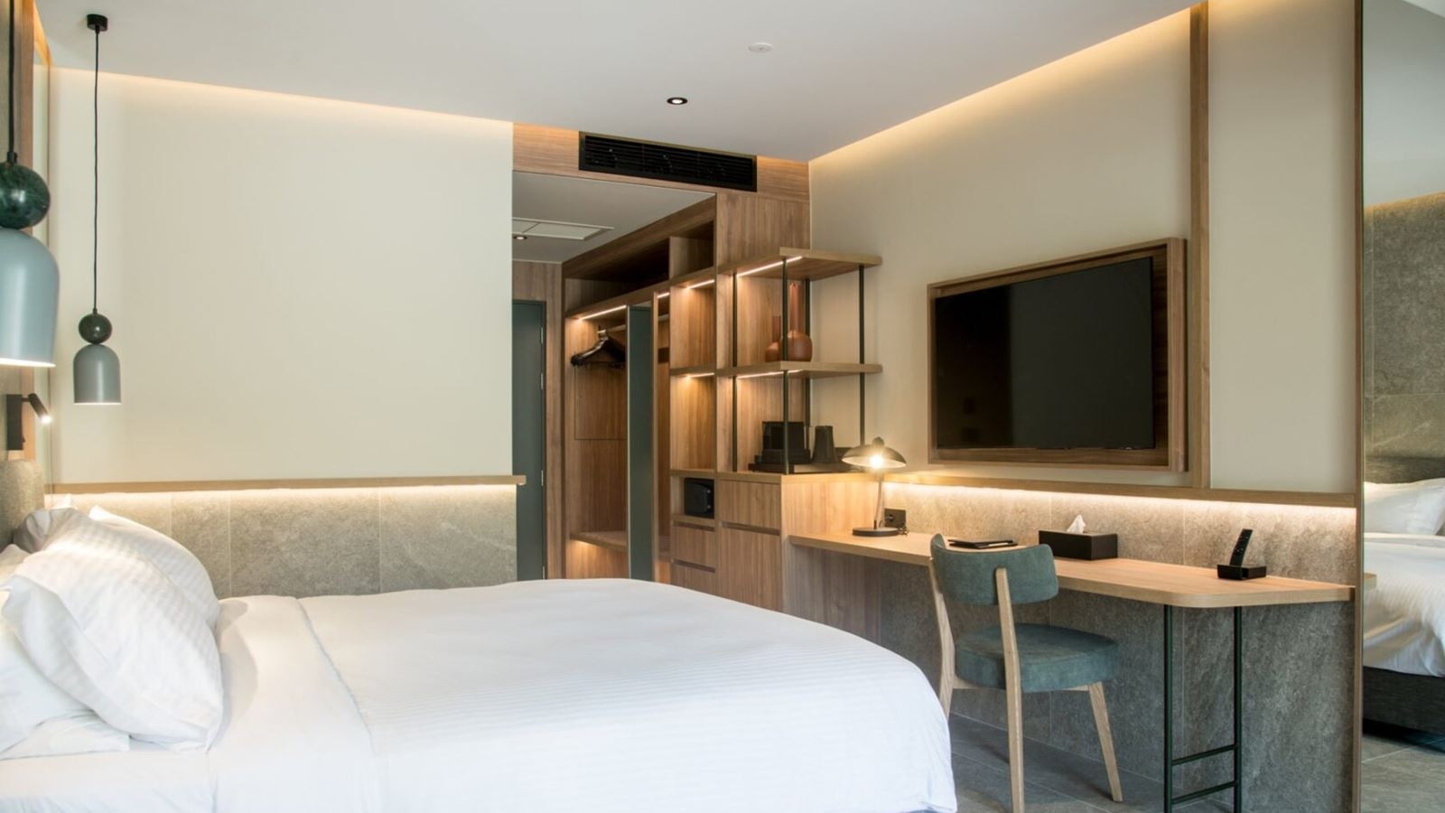 rooms-classic-double-gardenview-outdoor-jacuzzi