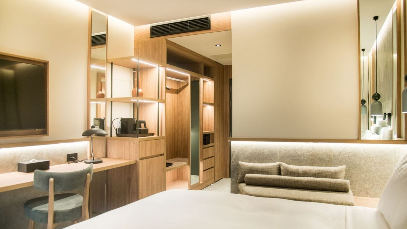 rooms-classic-double-seaview-outdoor-jacuzzi