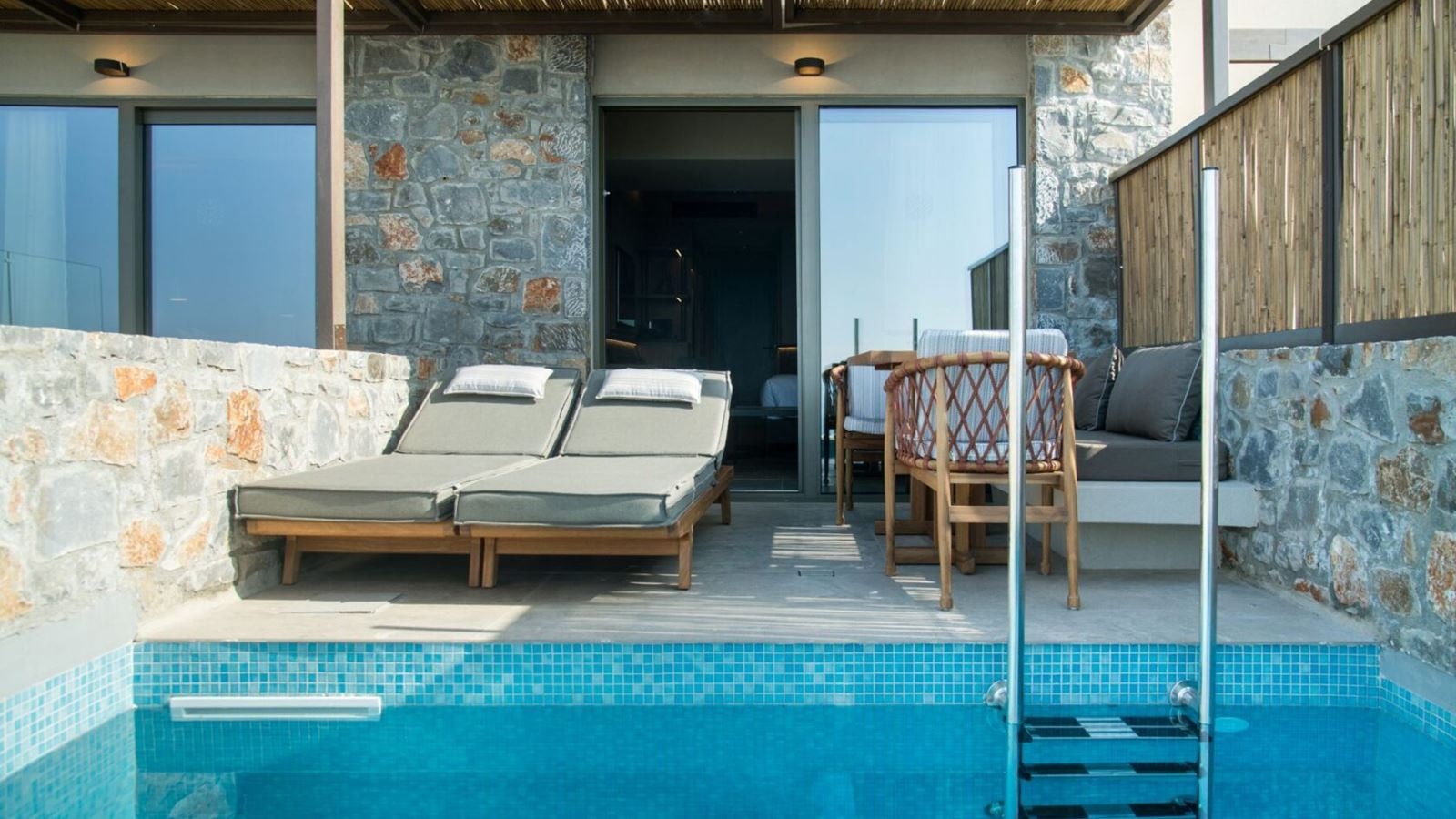 rooms-classic-double-seaview-privatepool