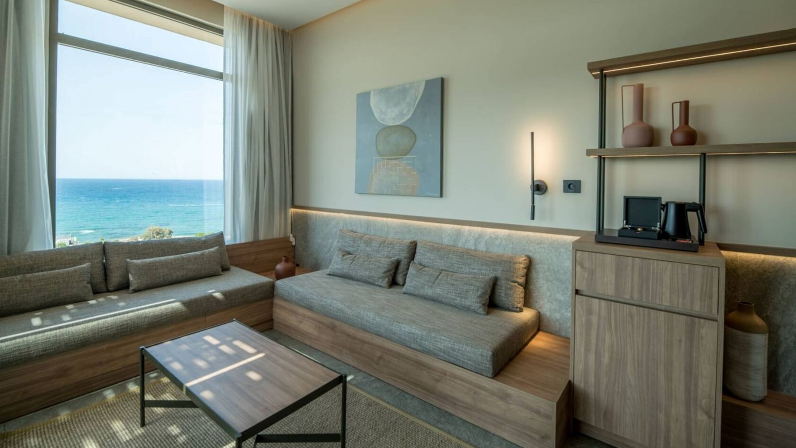 rooms-signature-suite-seaview-outdoor-jacuzzi