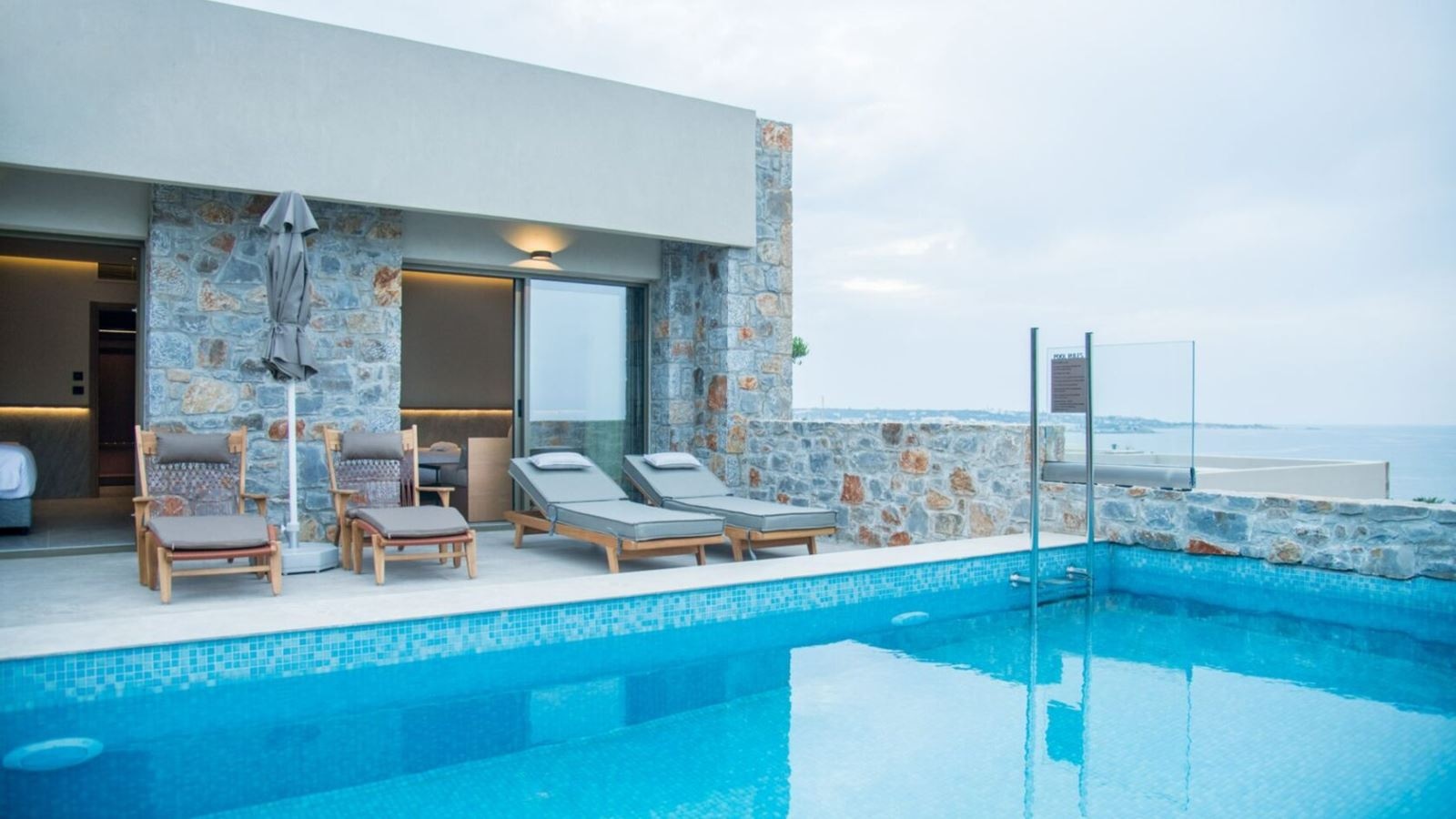 rooms-sanctuary-suite-seaview-privatepool