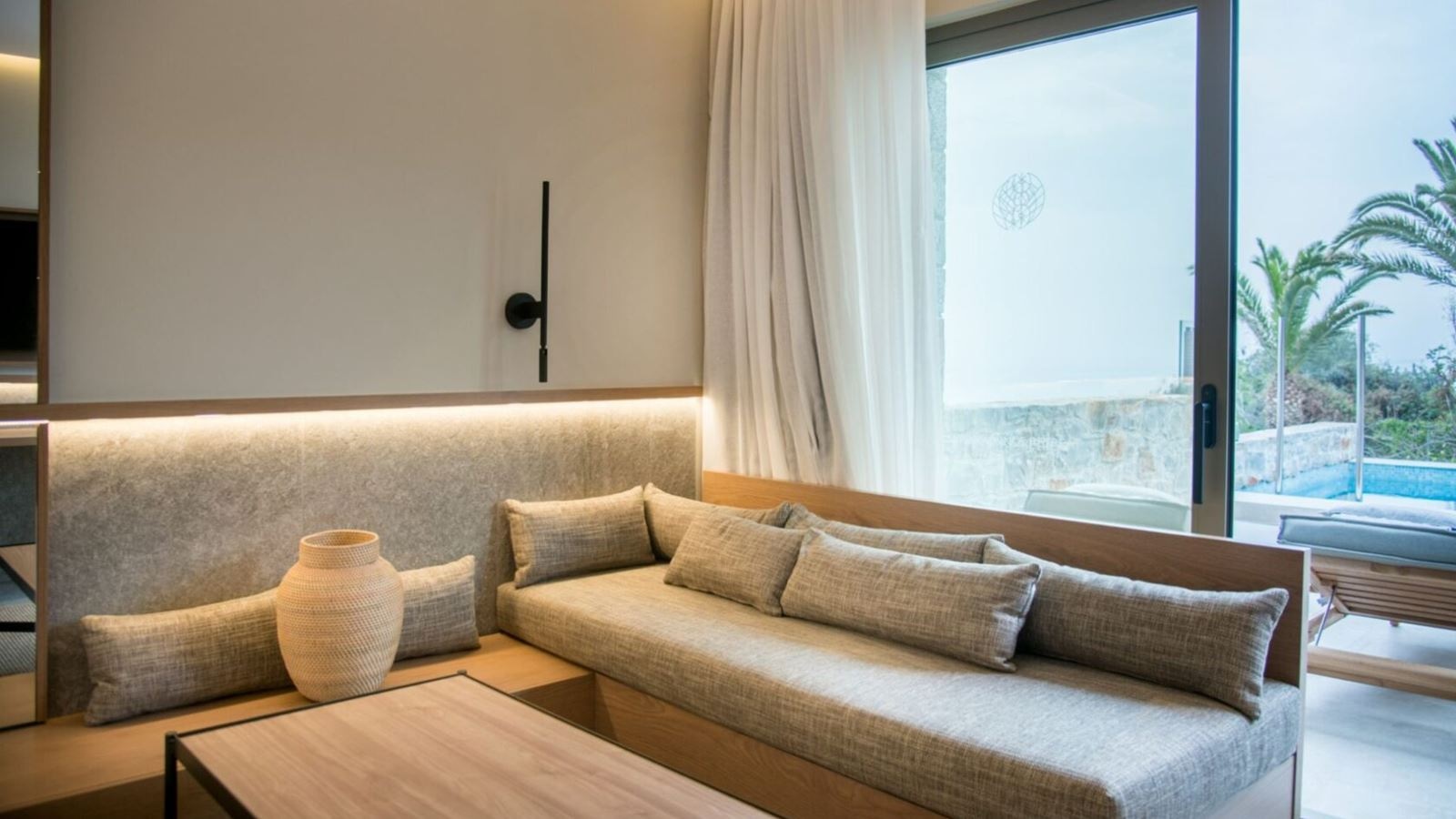 rooms-sanctuary-suite-seaview-privatepool