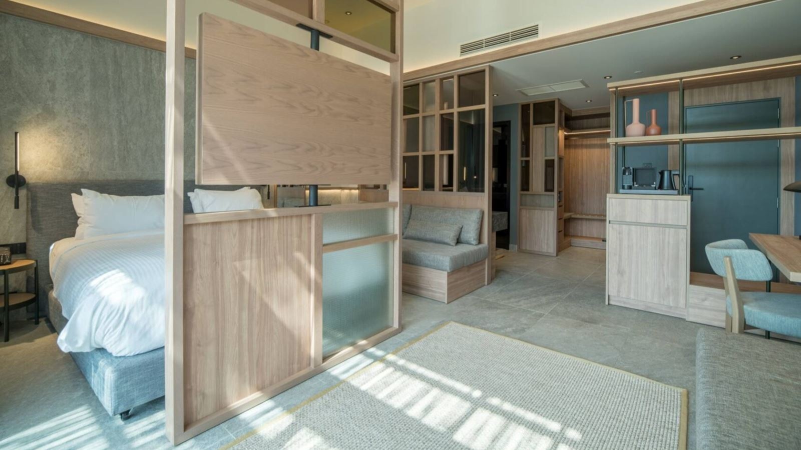 rooms-petite-suite-seaview-outdoor-jacuzzi