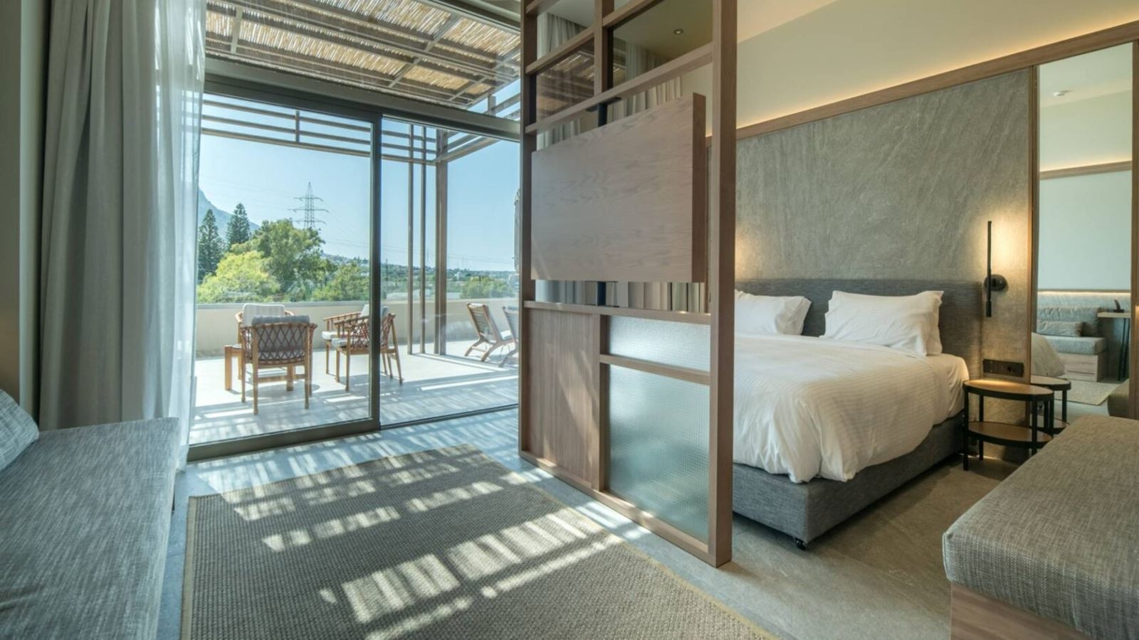 rooms-petite-suite-seaview-outdoor-jacuzzi