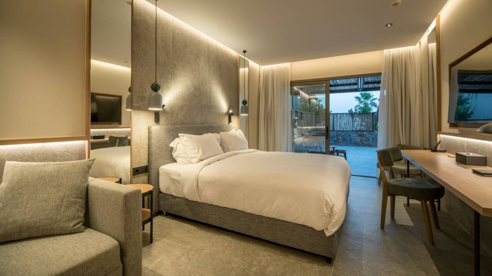 rooms-petite-suite-seaview-privatepool